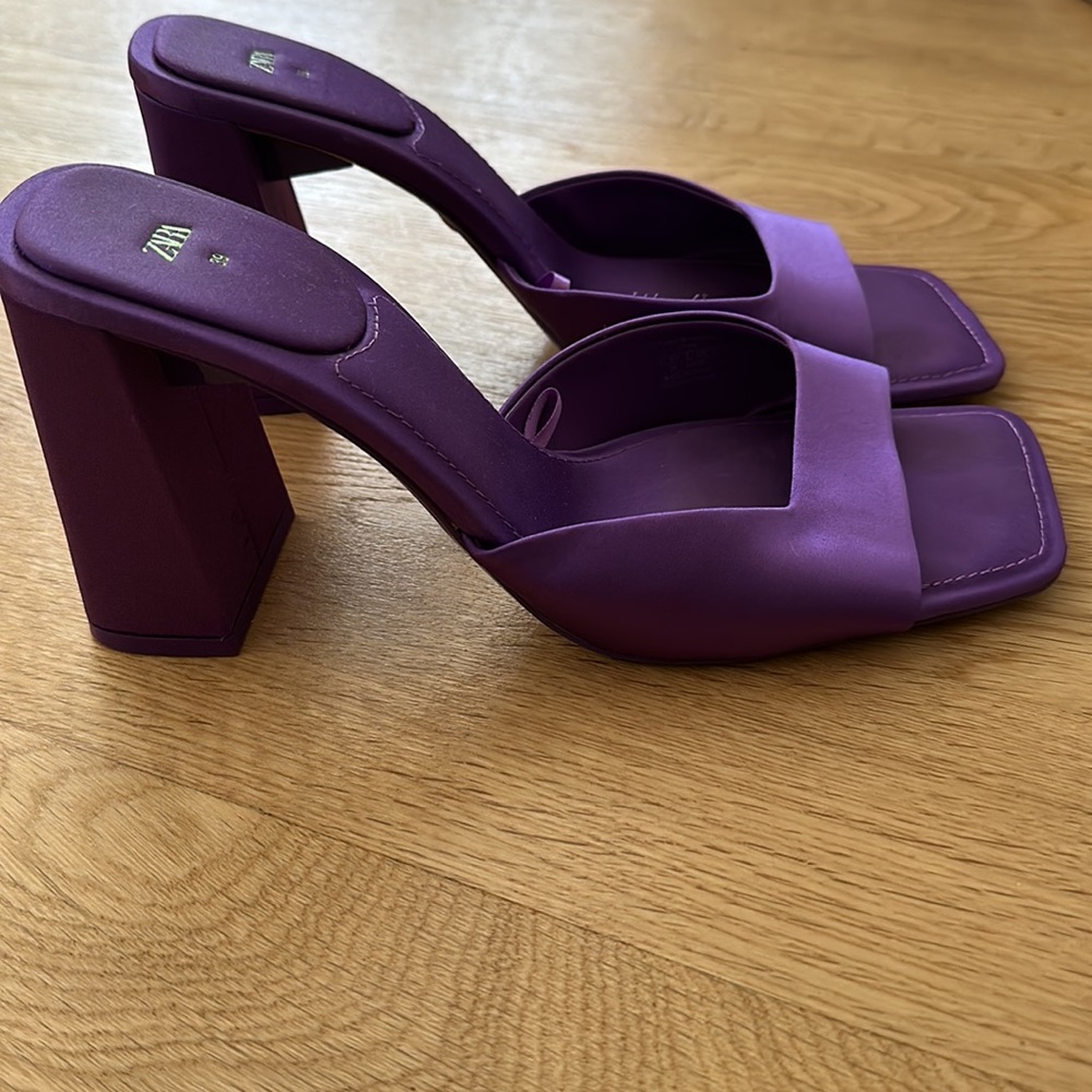 Zara Purple Satin Pumps - Picture 2 of 2